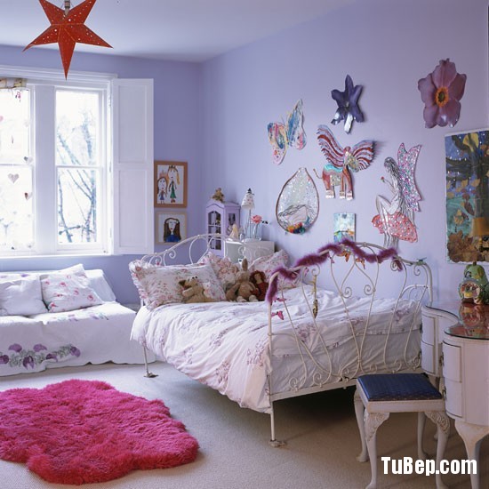 Classic-pale-painted-childs-bedroom-with-decorative-artwork-Homes--Gardens-Housetohome-9851c