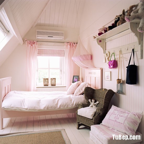 Classic-pink-childs-bedroom-with-painted-wood-floor-and-walls-Homes--Gardens-Housetohome-9851c