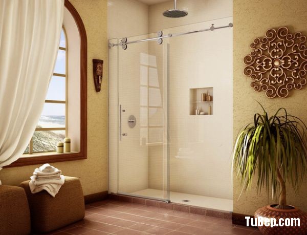 Elegant-shower-space-with-sliding-glass-doors-0f630